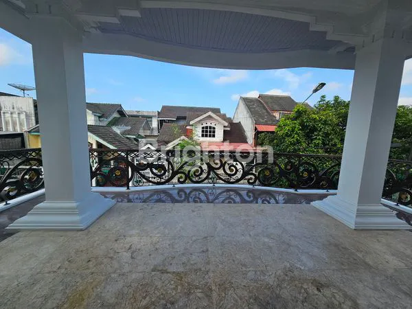 image RUMAH MINIMALIS 3 LANTAI DI BALIKPAPAN BARU (6)