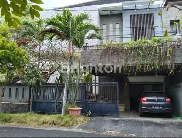 image RUMAH BESAR DAN STRATEGIS DEKAT SUNSET ROAD (2)