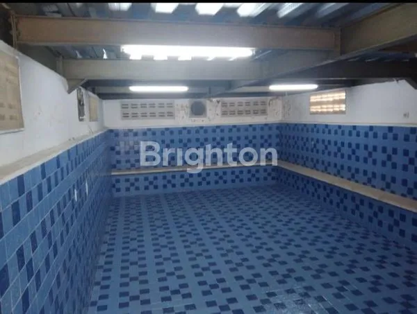 image RUMAH BESAR DAN STRATEGIS DEKAT SUNSET ROAD (5)