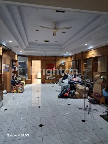 image RUKO 1,5 LANTAI BESAR DAN LUAS DI MANGKUNEGARAN (2)