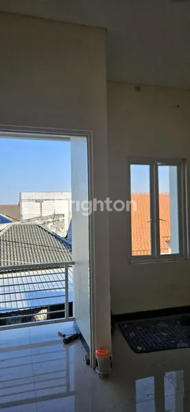 image RUMAH JEJER 2 DAN 2 LANTAI DI WISMA TIRTA AGUNG SURABAYA (6)