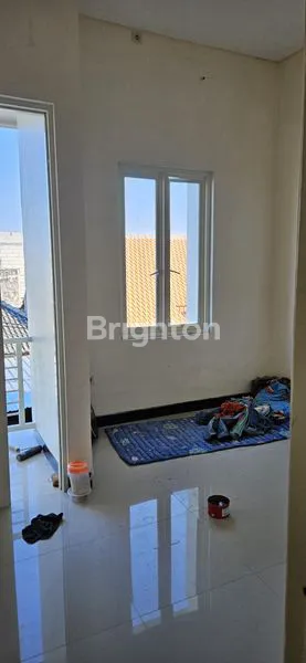image RUMAH JEJER 2 DAN 2 LANTAI DI WISMA TIRTA AGUNG SURABAYA (7)