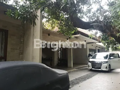 image RUMAH MEWAH DI PANGLIMA POLIM JAKARTA SELATAN (5)