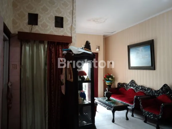 image RUMAH BESAR DI AREA JOGJA BARAT, DAERAH PADAT PENDUDUK YANG BERKEMBANG PESAT 1 KM MIROTA GODEAN2,9 KM TUGU MALIOBORO (2)