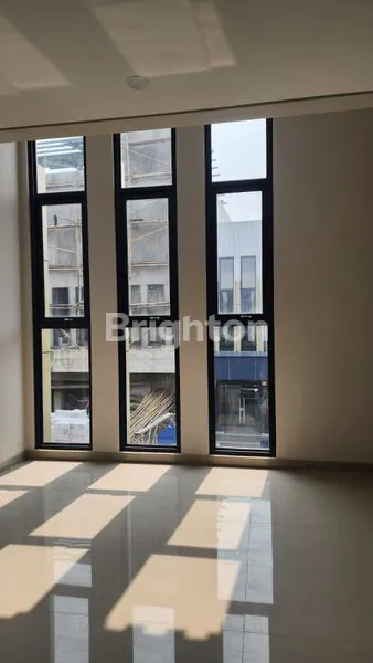 image RUKO DISEWAKAN MURAH COCOK USAHA DI CLUSTER DOWNTOWN MADISON KOTA WISATA CIBUBUR (6)