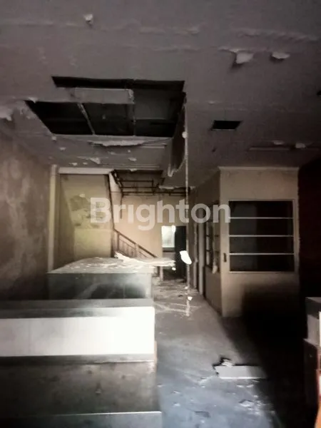 image MURAH!!!! .RUKO 3 LANTAI DI AREA BISNIS, STRATEGIS  JL RAYA.AREA PARKIR LUAS. LEBAR DEPAN 5,5 M. HANYA 7 MENIT KE MALIOBORO. (2)