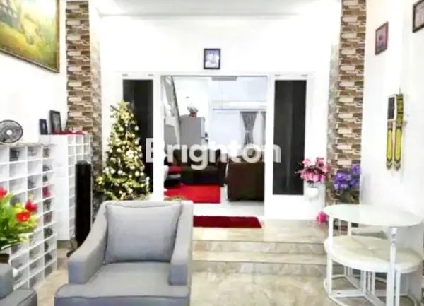 image RUMAH CANTIK DUA LANTAI (6)