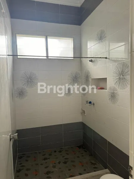 image RUMAH BARU RENOVASI SIAP HUNI MURAH ROW SUPER LEBAR DEKAT GALAXY MALL DHARMAHUSADA MEGAH PERMAI (4)