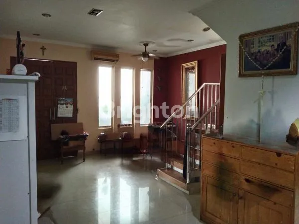 image RUMAH KOS-KOSAN JUAL BUTUH BISA UNTUK HUNIAN ATAU LANJUTKAN USAHA KOS-KOSAN LOKASI STRATEGIS DI RAWAMANGUN JAKARTA TIMUR (1)