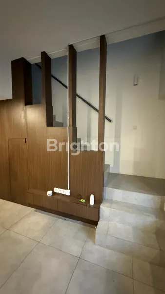 image RUMAH FULL FURNISHED DI BSD (2)