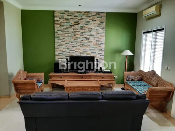 image RUMAH 2 LANTAI DI GADING SERPONG (5)