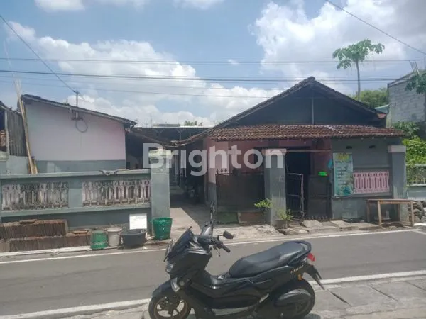 image SERENGAN, SURAKARTA, KOST-KOSTAN AKTIF 10 KAMAR, DEKAT SEKALI DENGAN KAMPUS, 4 MENIT KE SOLO BARU, LOKASI STRATEGIS, AKSES KE JALAN RAYA DEKAT (1)
