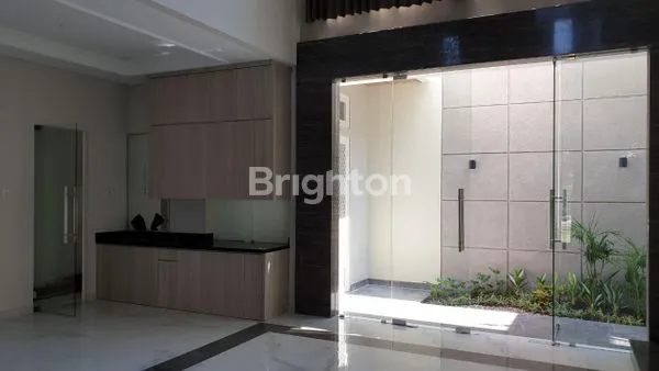 image RUMAH VILLA TAMAN TELAGA CITRALAND MINIMALIS MODERN (2)