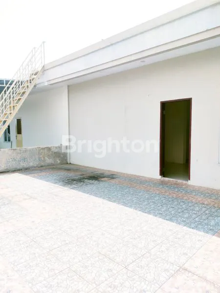 image DI JUAL RUMAH BARU LEBAR 8 METER - KOMPLEK GRAHA METROPOLITAN - VIEW IDAMAN LAPANGAN GOLF LOKASI STRATEGIS  (8)