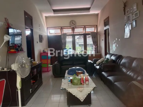 image RUMAH BAGUS DUA LANTAI DI PERUMAHAN ELIT GOMBEL JATINGALEH SEMARANG SELATAN (1)