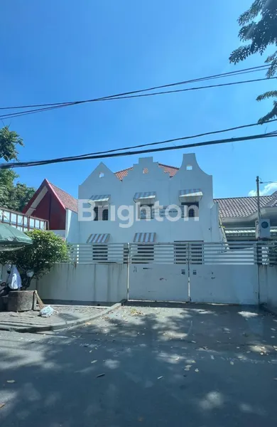 image RUMAH KOMERSIAL RAYA ARJUNO BERLOKASI DI PUSAT KOTA SURABAYA RUMAH BAGUS SIAP HUNI JALAN ARJUNA (1)