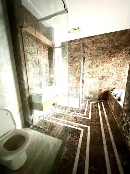 image RUMAH MEWAH EMPAT LANTAI (6)