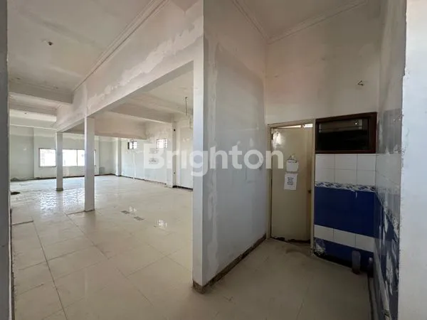 image RUKO 4 LANTAI STRATEGIS AKSES JALAN RAYA UTAMA YOS SUDARSO SOLO (2)