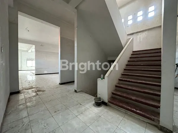 image RUKO 4 LANTAI STRATEGIS AKSES JALAN RAYA UTAMA YOS SUDARSO SOLO (4)