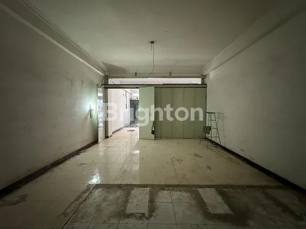 image RUKO 4 LANTAI STRATEGIS AKSES JALAN RAYA UTAMA YOS SUDARSO SOLO (5)