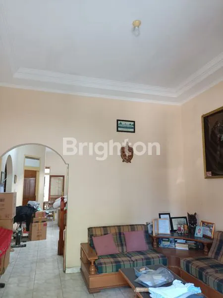 image RUMAH BESAR LOKASI STRATEGIS DEKAT DENGAN UNIVERSITAS - UNIVERSITAS TERNAMA (5)