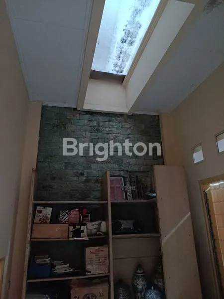 image RUMAH BESAR LOKASI STRATEGIS DEKAT DENGAN UNIVERSITAS - UNIVERSITAS TERNAMA (6)