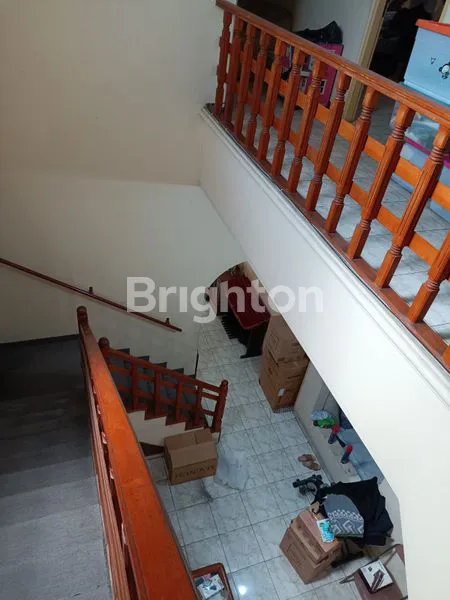 image RUMAH BESAR LOKASI STRATEGIS DEKAT DENGAN UNIVERSITAS - UNIVERSITAS TERNAMA (3)