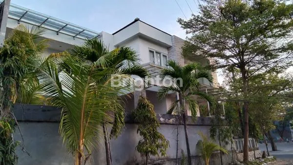 image JUAL MURAH HITUNG  TANAH SAJA RUMAH  SEMI VILLA BESAR  DI SUNSET ROAD (2)