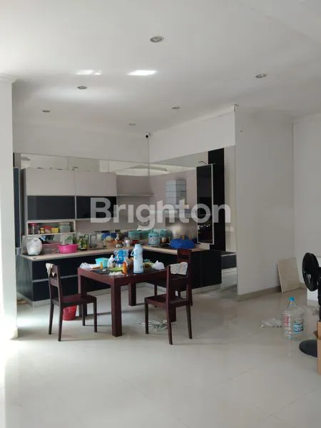 image JUAL MURAH HITUNG  TANAH SAJA RUMAH  SEMI VILLA BESAR  DI SUNSET ROAD (5)