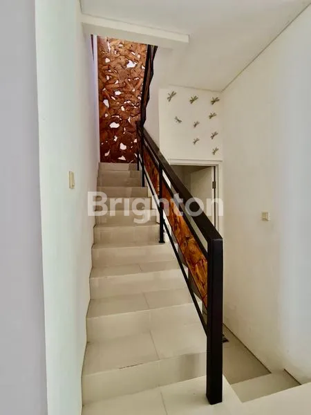 image RUMAH MEWAH SIAP HUNI FULLY FURNISHED IVY PARK BSB CITY SEMARANG (8)