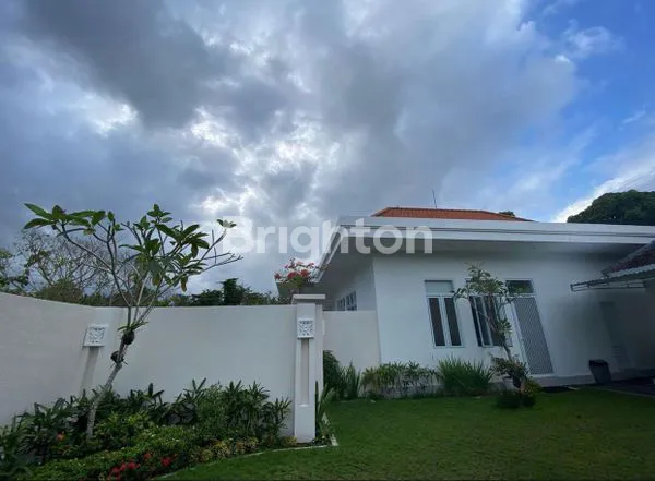 image DISEWAKAN VILLA DENPASAR LOKASI STRATEGIS (8)