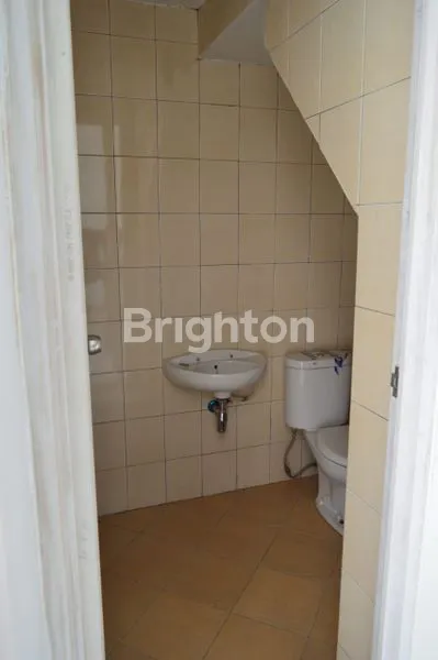 image RUMAH 2 LANTAI SIAP HUNI (3)