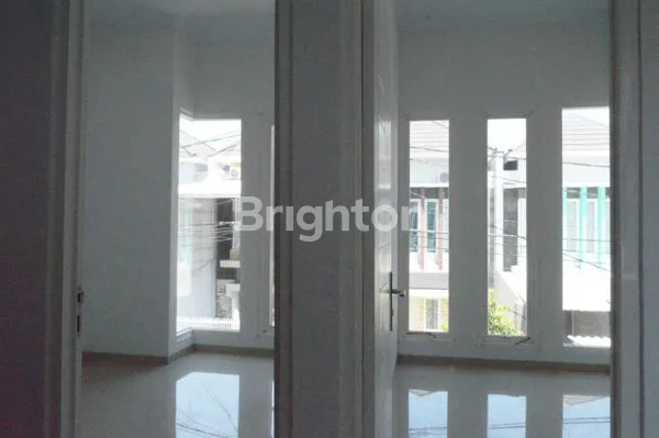 image RUMAH 2 LANTAI SIAP HUNI (2)