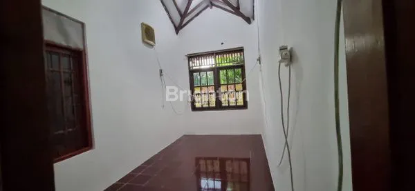 image JUAL RUMAH BAGUS TINGGAL PAKAI DI LAMPER TENGAH (6)