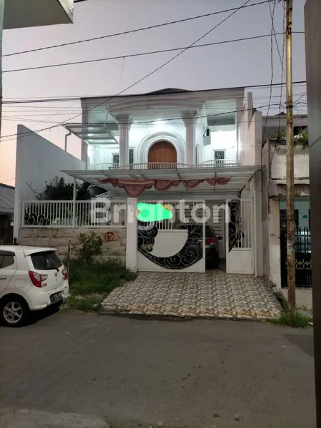 image RUMAH PETEMON 2 LANTAI FULL FURNISH ADA KOLAM RENANG DEKET TENGAH KOTA TOLL PASAR TURI (1)