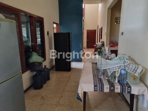 image RUMAH LAMA TERAWAT PETEMON DEKAT TENGAH KOTA (3)