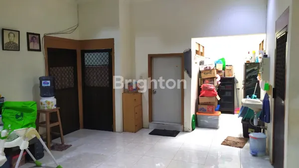 image RUMAH DI NGINDEN INTAN TERAWAT LOKASI NYAMAN DEKAT SEMOLOWARU (4)