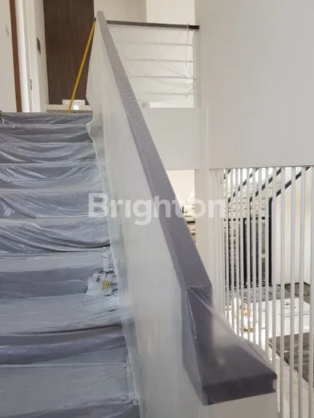 image BARU GRESS STAMFORD PLACE CITRALAND  2 LANTAI SIAP HUNI (2)