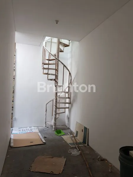 image BARU GRESS STAMFORD PLACE CITRALAND  2 LANTAI SIAP HUNI (5)