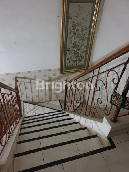 image RUMAH NUSALOKA  BSD TANGERANG SELATAN (7)