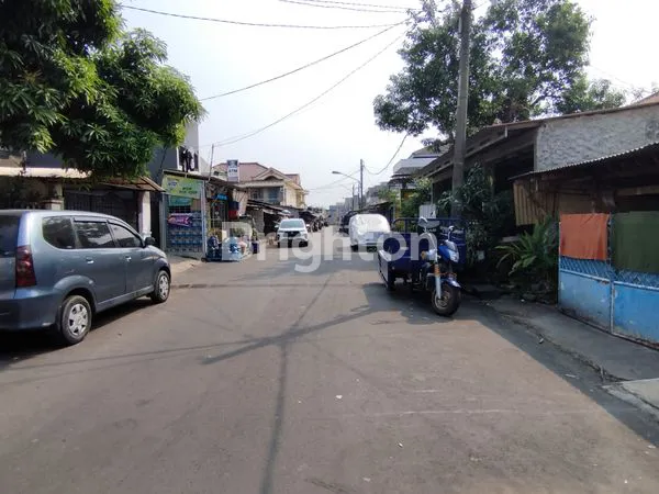 image RUMAH TANGERANG KOTA DEKAT STASIUN TANGERANG DAERAH PASAR ANYAR (3)