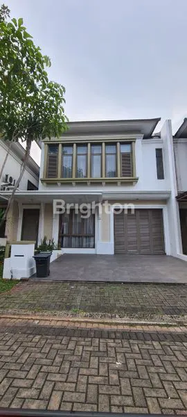 image RUMAH GAYA  MODERN MINIMALIS DI GREENWICH SIAP HUNI (1)