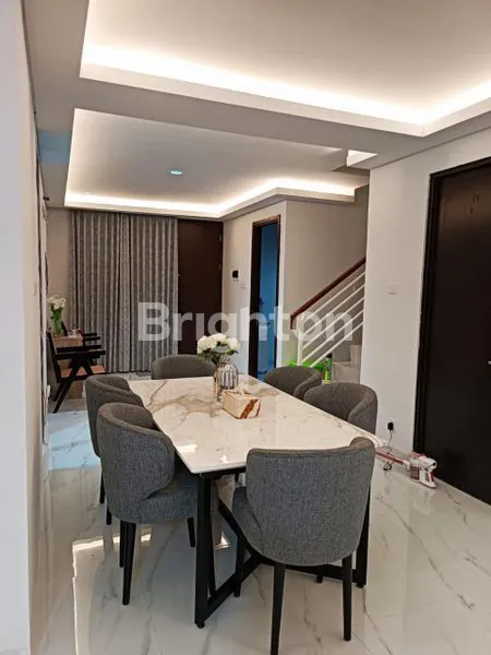 image DIJUAL SEGERA RUMAH CANTIK FULL FURNISH DI JGC (3)