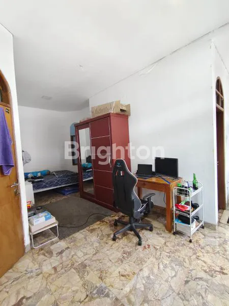 image RUMAH 2 LANTAI FULL FURNISHED DEKAT SEKOLAH DI KOMPLEK ONE GATE SYSTEM KEMBANGAN BARU DEKAT PURI INDAH (2)