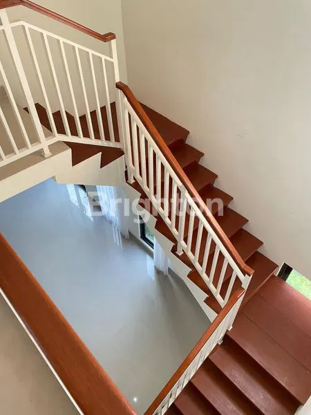 image RUMAH 2 LANTAI CLUSTER ELIT COLOMADU (4)