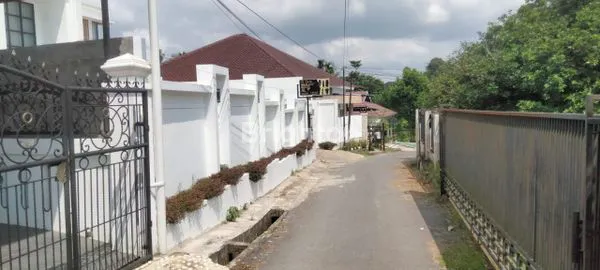 image RUMAH MEGAH DI KAWASAN KOTA ELITE JAMBI (4)