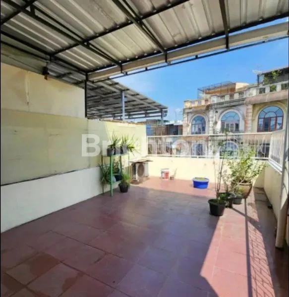 image RUMAH BERBENUK RUKO BERTINGKAT 2  (8)