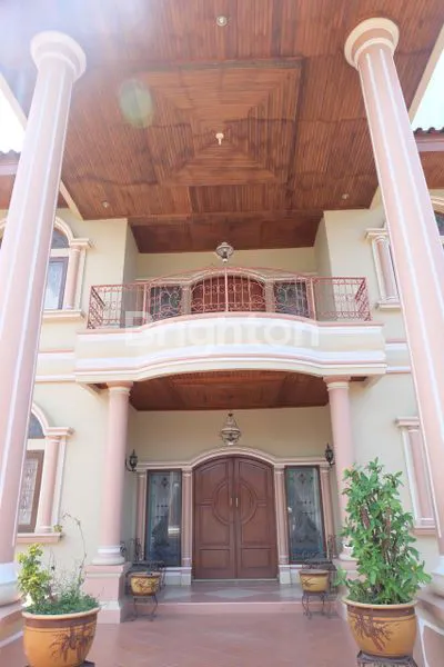 image RUMAH DUA LANTAI DI PUSAT KOTA MAKASSAR (2)