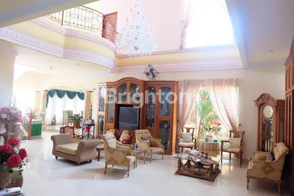 image RUMAH DUA LANTAI DI PUSAT KOTA MAKASSAR (4)