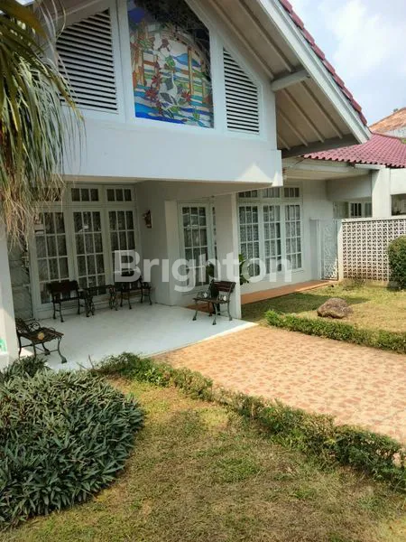 image RUMAH BESAR DENGAN HALAMAN BESAR DI KAWASAN ELITE JL PEMUDA KOTA BOGOR (1)